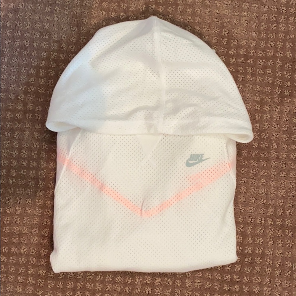 Nike Hoodie [589010-100]
